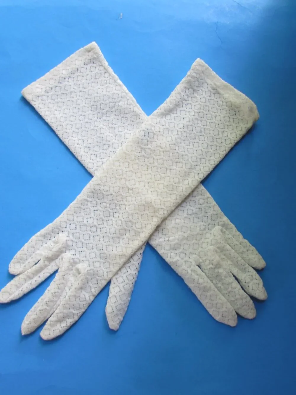 Vintage Ladies Nylon Gloves White Pointelle Pattern